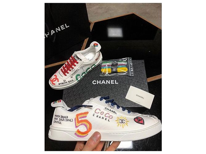 Collaborazione di CHANEL x PHARRELL Bianco - vista 4