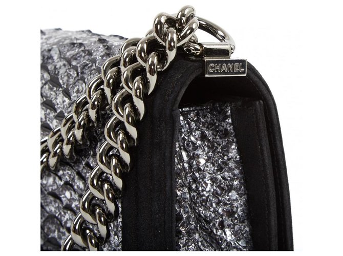 CHANEL BOY PYTHON RARE ! Noir Argenté - vue 5