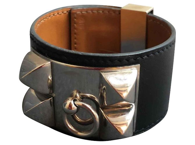 Bracelet Hermès Medor en cuir noir - vue 2