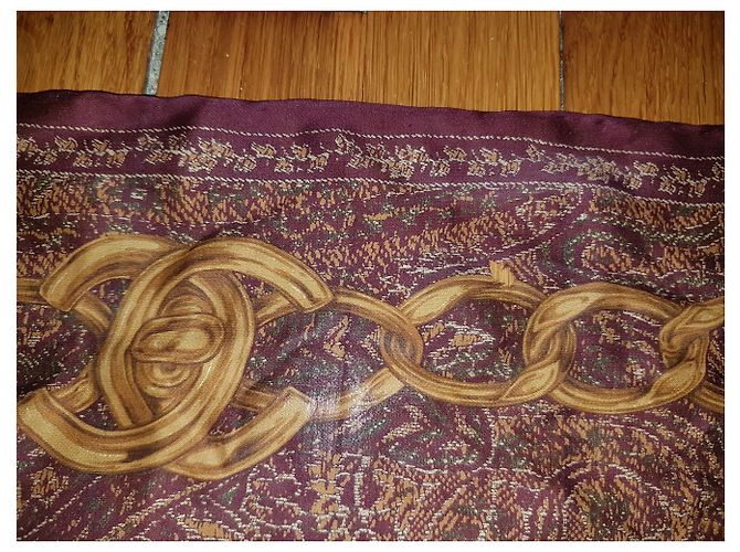 Sublime Silk Square Chanel Burdeos - vista 2