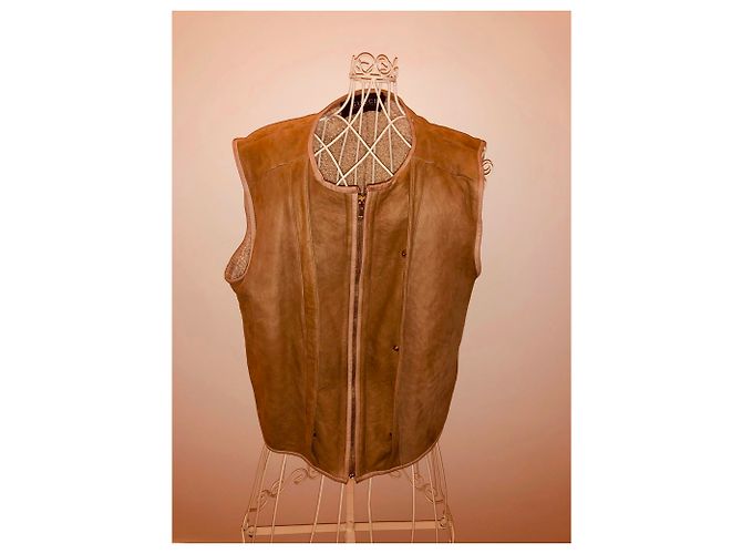 Gucci beige gold nubuck leather jacket with logo lining and detachable sheep waistcoat - view 3