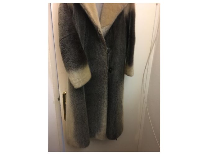Autre Marque Cappotto corto in pelliccia grigia Grigio - vista 4