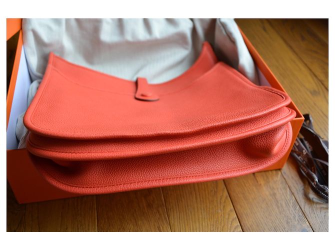 Borsa Hermès Evelyne III 29 Toro Maurice Capucine Rosso Arancione Corallo - vista 4