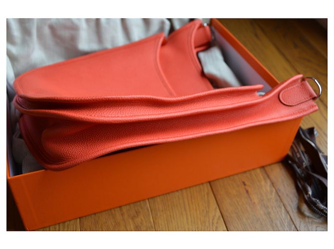 Borsa Hermès Evelyne III 29 Toro Maurice Capucine Rosso Arancione Corallo - vista 6