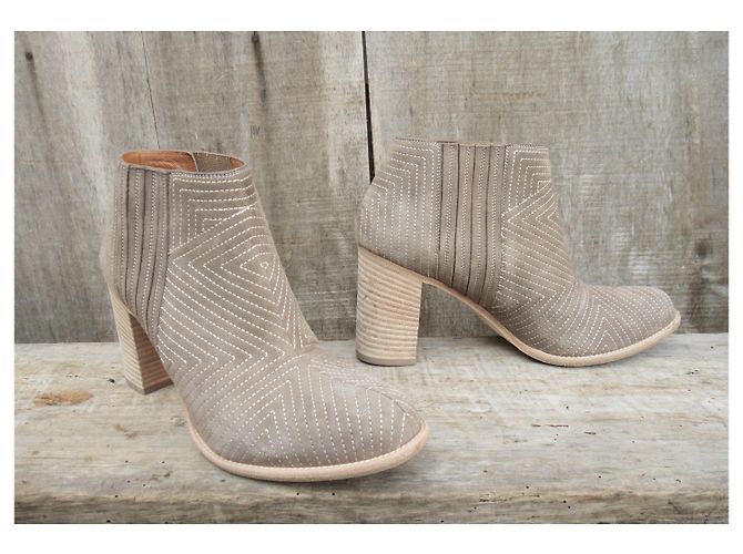 Bottines Sartore beige en daim - vue 3