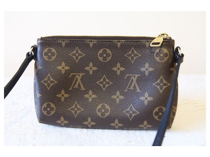 Pallas Louis Vuitton Uniformes de Palas Marrom - vista 2
