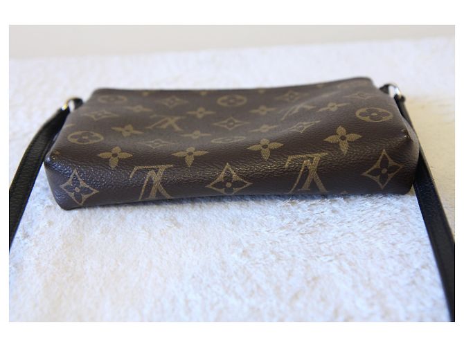 Pallas Louis Vuitton Uniformes de Palas Marrom - vista 9