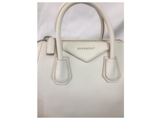 Antigona Givenchy blanco - vista 3