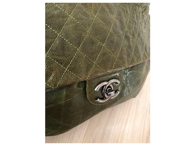 Bolsos de mano Chanel Verde Verde oliva Verde oscuro - vista 2