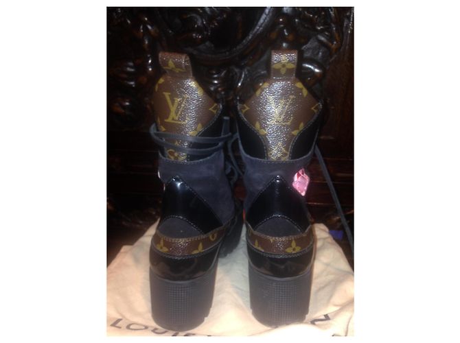 Louis Vuitton VUITTON WORLD TOUR DESERT BOOTS Castaño - vista 5