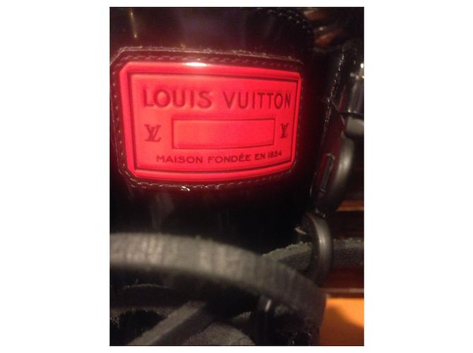Louis Vuitton VUITTON WORLD TOUR DESERT BOOTS Castaño - vista 9