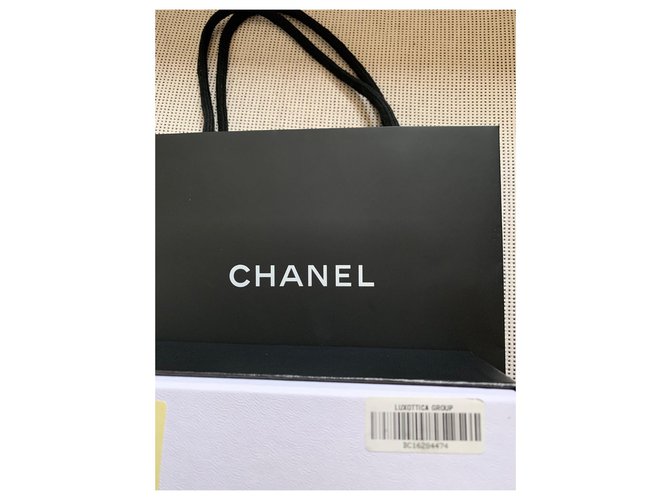 Chanel Lentes de sol Burdeos - vista 5