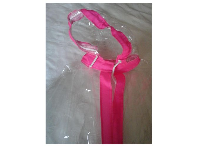 Impermeable Courreges de vinilo transparente con detalles rosas - vista 3