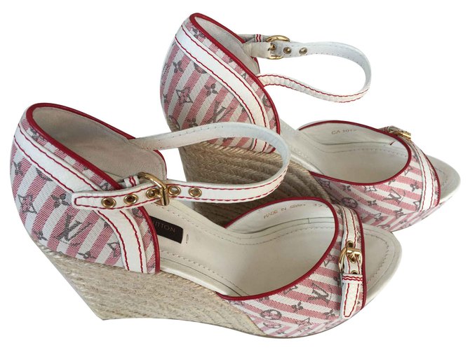 Louis Vuitton Mini Lin Croisette Monogram Wedge Sandal Rosso Beige - vista 2