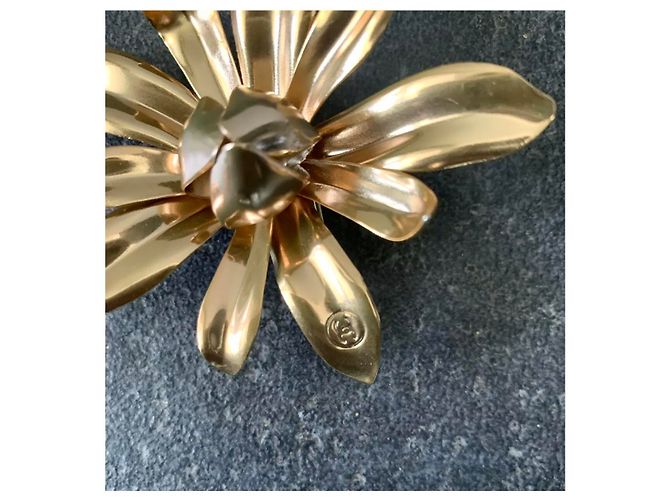 Chanel Sublimage Brooch D'oro - vista 11