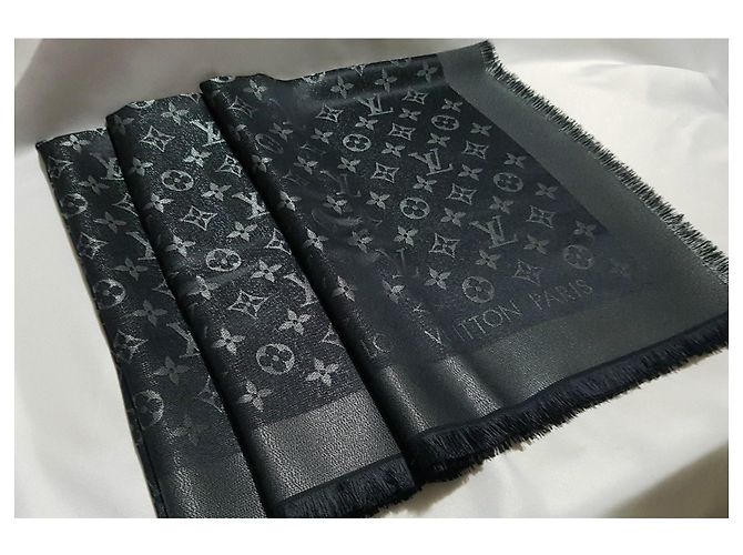 Louis Vuitton Monogram Scarf Black - view 2