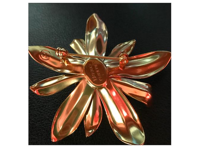 Chanel Sublimage Brooch D'oro - vista 5