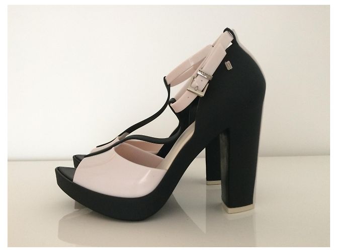 Sandali con tacco Melissa - Nuovo Nero - vista 6