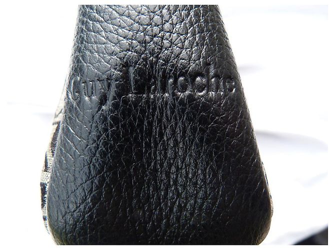 Guy Laroche monogram - view 6