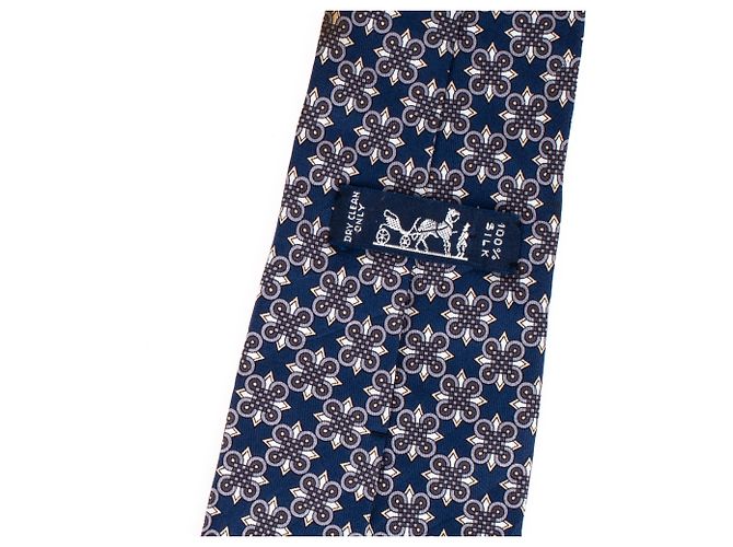Hermès tie in navy blue printed silk, In very good shape! - view 2