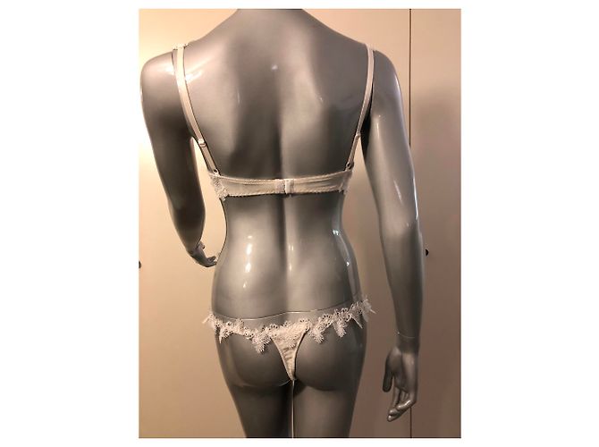 Autre Marque Milesia Set Weiß Spitze BH 85C und String - Ansicht 4