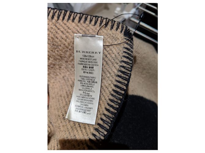 Burberry Poncho aus Kaschmir und Wolle Schwarz Caramel Karamell - Ansicht 3