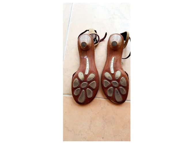 Autre Marque Materia Prima by Goffredo Fantini sandals 8 TACCHI CM Marrone Beige - vista 3