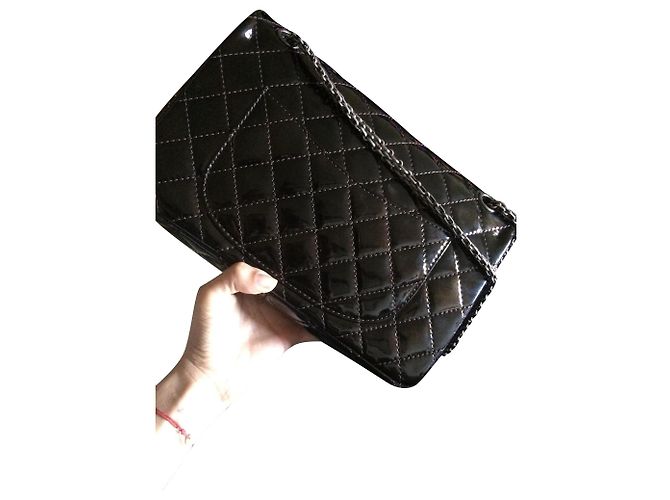 Borsa a mano Chanel 2.55 in vernice marrone - vista 2