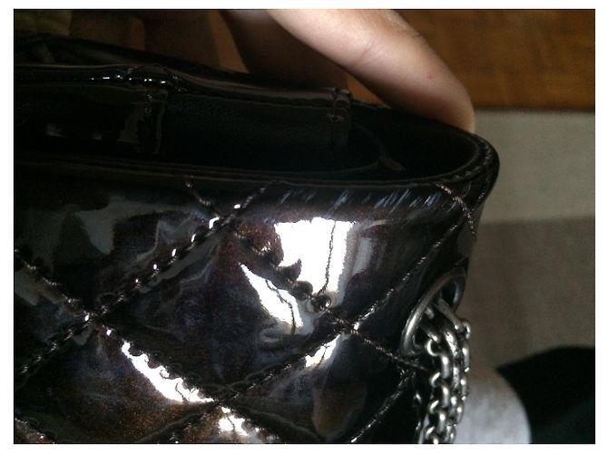 Borsa a mano Chanel 2.55 in vernice marrone - vista 8