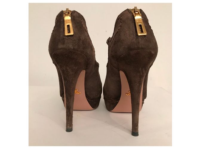 Décolleté Prada in scamosciato taupe - vista 3