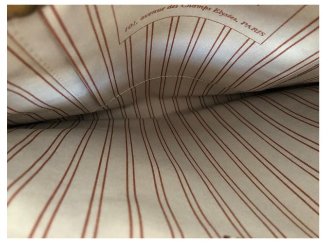 Louis Vuitton Peso piuma TRIANON verticale Beige - vista 6