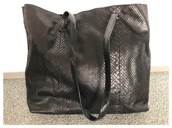 Gucci Python Tote Bag with Pouch Black - view 4