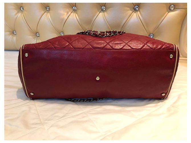 Chanel East West Tote XL in pelle rossa Bordò - vista 3
