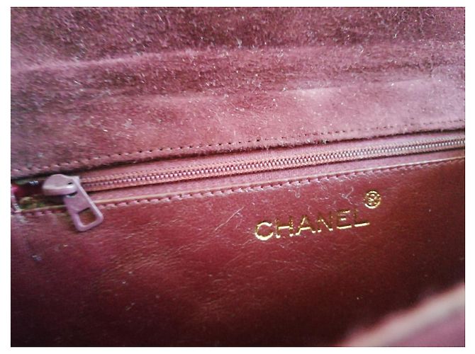 Clutch Chanel Haute Couture in velluto prugna - vista 2