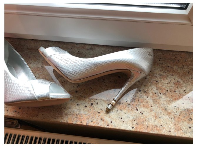 Chanel Python Sandaletten mit Perle Offene Zehen Grau - Ansicht 3