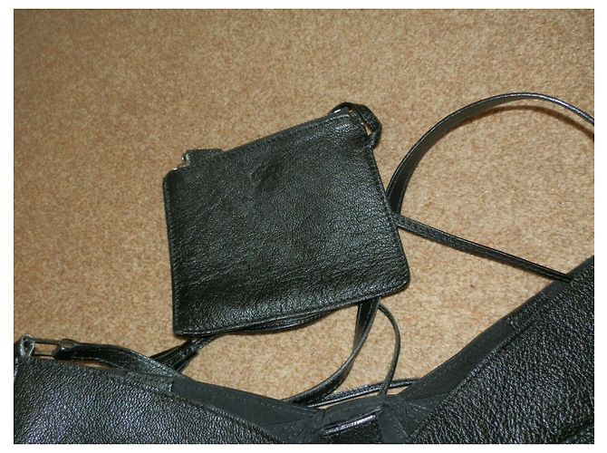 Borsa a mezzaluna Anya Hindmarch in pelle nera Nero - vista 4