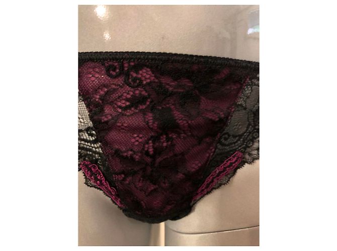 Completo Reggiseno e String Nina Ricci Fucsia e Pizzo Nero 85C Fuschia - vista 3