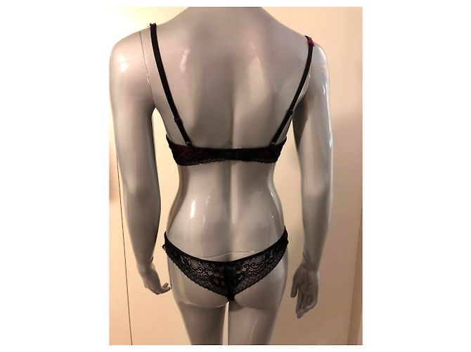 Completo Reggiseno e String Nina Ricci Fucsia e Pizzo Nero 85C Fuschia - vista 5