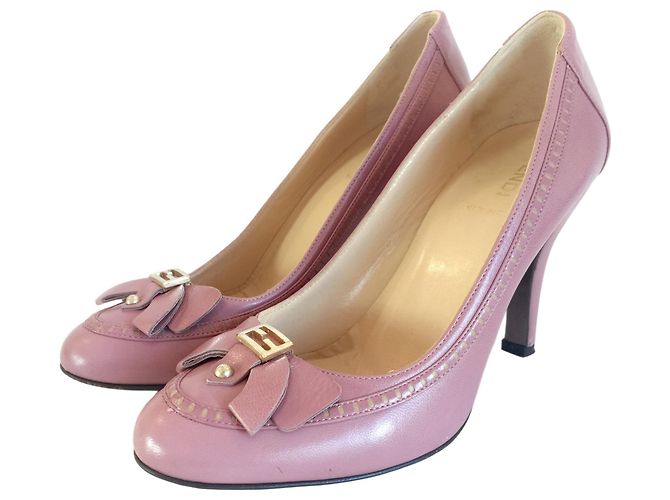Fendi Pink Leather Pumps Gold Hardware Size 36 - vue 2