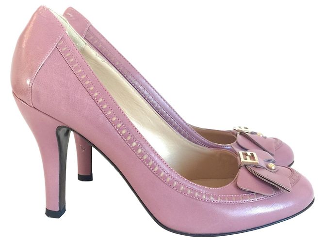 Fendi Pink Leather Pumps Gold Hardware Size 36 - vue 3