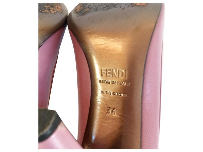 Fendi Pink Leather Pumps Gold Hardware Size 36 - vue 8