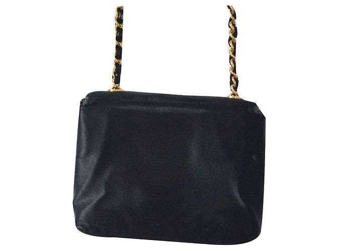 Chanel Pochette in raso Camellia Nero - vista 2