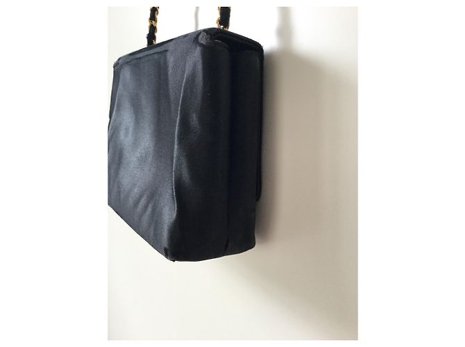 Chanel Pochette in raso Camellia Nero - vista 4