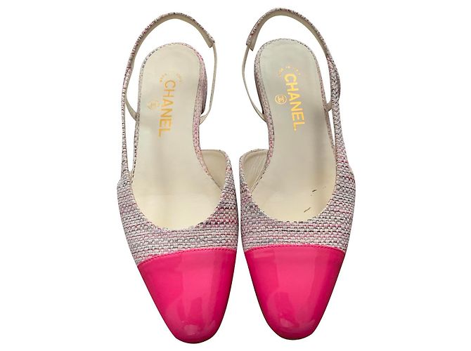 Décolleté Chanel in tweed rosa taglia 38 - vista 2