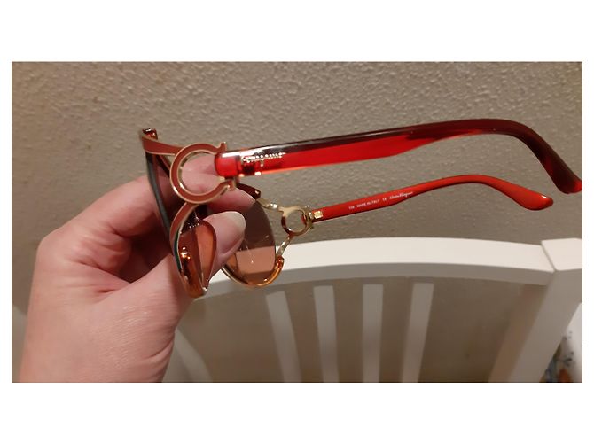 Gafas de sol Salvatore Ferragamo rojas - vista 3