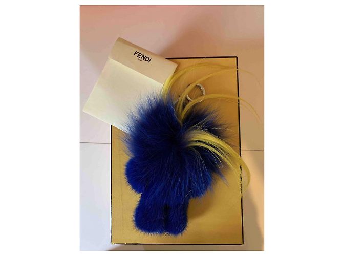 Portachina Fendi Fendirumi Bug-Kun in pelliccia blu e giallo - vista 4