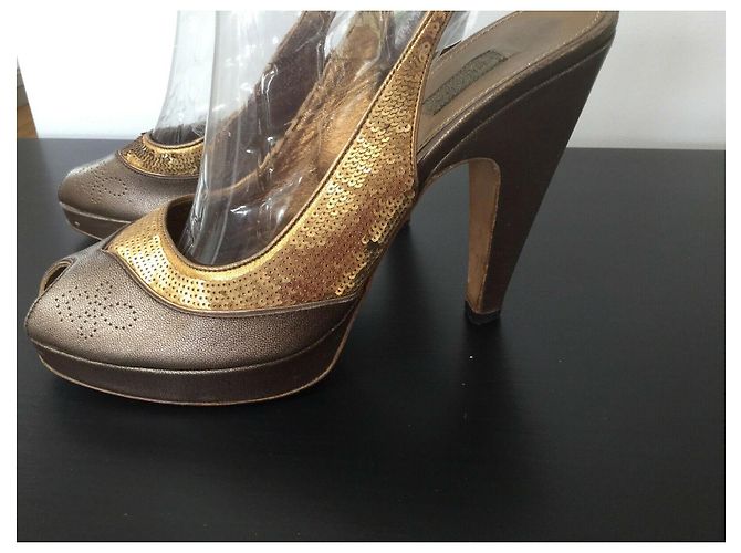Prada Peeptoe in bronzo con paillettes D'oro - vista 6