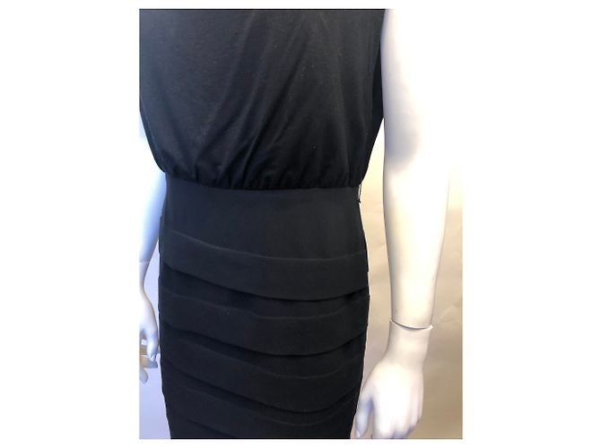 Alice + Olivia Schwarzes Kleid mit Rüschen - Ansicht 5