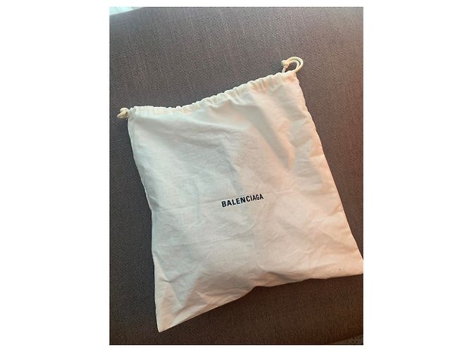 Balenciaga Logo-Embroidered Cap - view 3