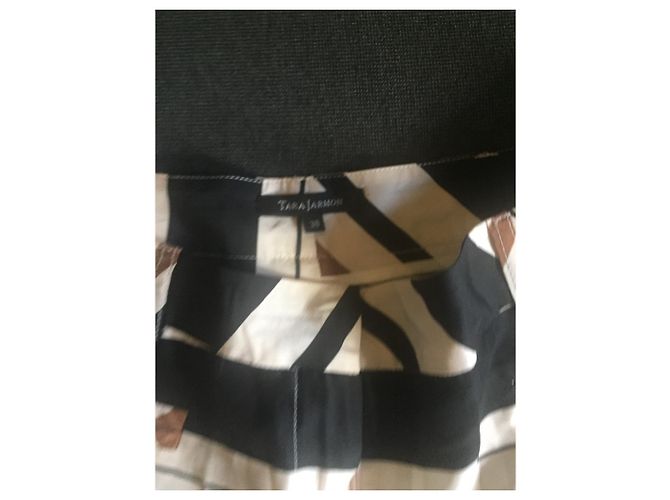 Pantaloncini in seta Tara Jarmon beige 38 - vista 3